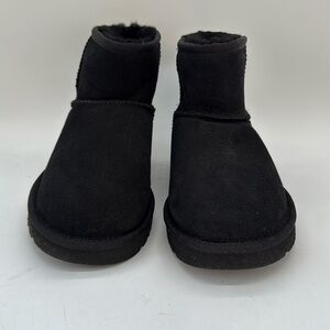 Ugg‎ mini